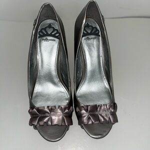 Fergalicious Women's Metallic Peep Toe Heels